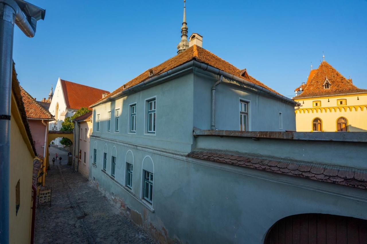 Casa La Strada Aparthotel Sighisoara Exterior photo